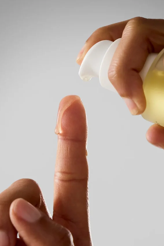 Aceite iluminador de pies a cabeza