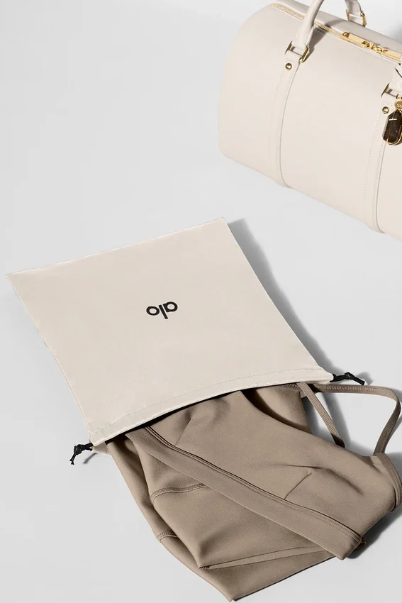 Alo Daily Voyage - Cuero color hueso