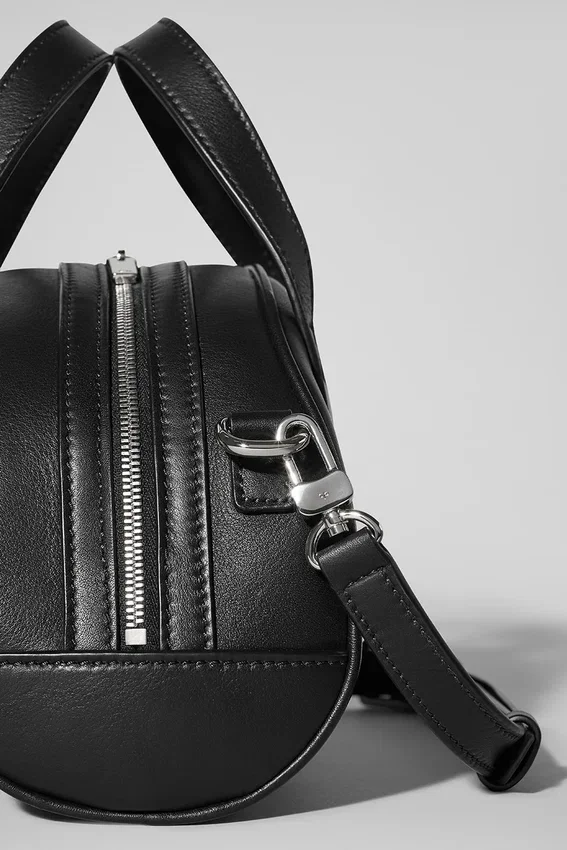 Alo Mini Odyssey - Cuero negro