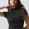Alo Softsculpt de pantalón corto con cremallera completa - Negro