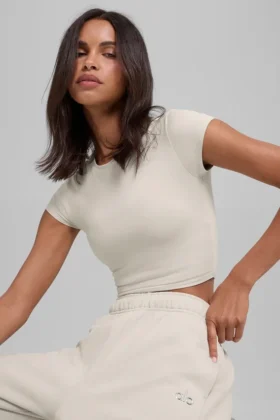Alosoft Crop Finesse de manga corta - Beige