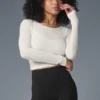 Blusa de manga larga con fruncidos - Marfil