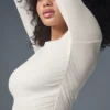 Blusa de manga larga con fruncidos - Marfil