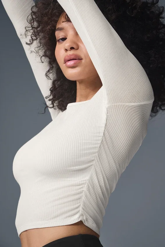 Blusa de manga larga con fruncidos - Marfil
