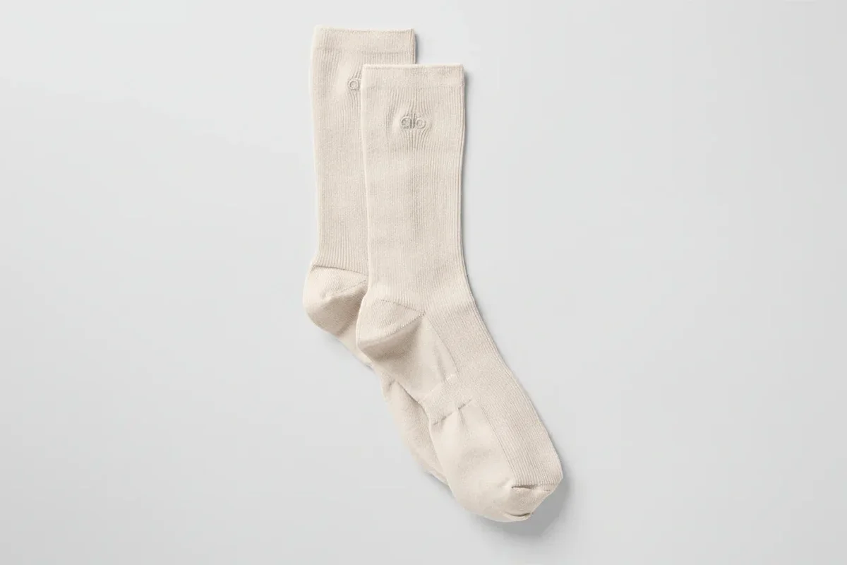 Calcetines unisex de caña media y diseño discreto - Color hueso