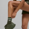 Calcetines unisex de talle medio estilo retro - Verde oliva/Blanco