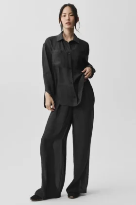 Camisa de manga larga con botones «Golden Hour» semitransparente — Negro