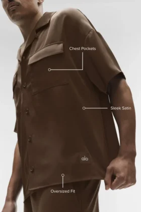 Camisa de satén Horizon de manga corta con botones – Espresso