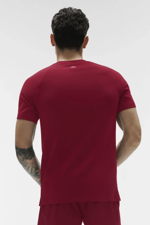 Camiseta de manga corta con cuello redondo Alo Vapor - Garnet