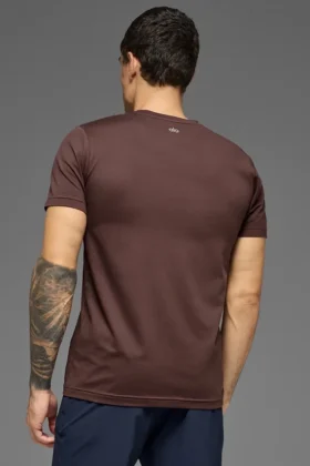 Camiseta de manga corta con cuello redondo Conquer Reform – Brownstone