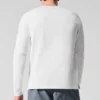 Camiseta de manga larga con cuello redondo Alo Vapor - Blanca