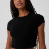 Camiseta de pantalones cortos de manga corta acanalada Sea Coast — Negro