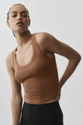 Camiseta de tirantes atemporal – Marrón bronceado