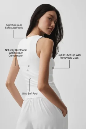 Camiseta de tirantes con sostén integrado Alo Softsculpt No Nonsense – Blanco