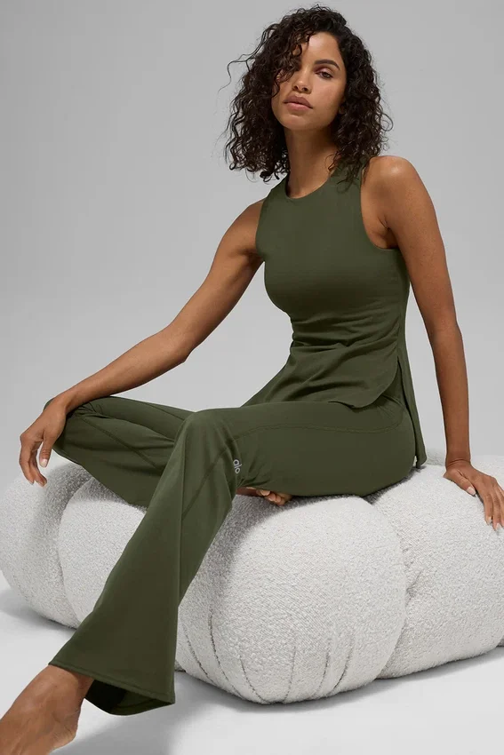 Camiseta de tirantes con sostén integral Alo Softsculpt Precision - Verde oliva