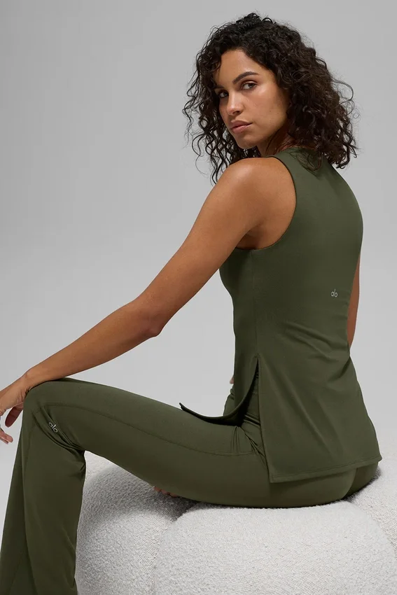 Camiseta de tirantes con sostén integral Alo Softsculpt Precision - Verde oliva