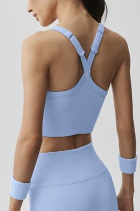 Camiseta de tirantes sin costuras con sujetador integrado y diseño acanalado «Favorite» – Azul Provenza claro
