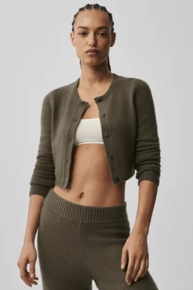 Cardigan corto New Class de lana y cachemira - Olive Tree