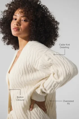 Cardigan Winter Bliss de punto trenzado – Marfil