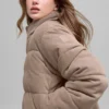 Chaqueta acolchada de micropana de ensueño - Chai Latte
