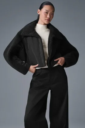 Chaqueta acolchada Sherpa Cozy Escape - Negro/Negro