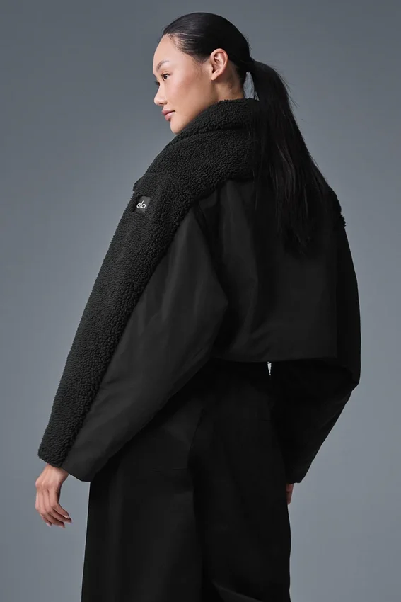 Chaqueta acolchada Sherpa Cozy Escape - Negro/Negro