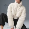 Chaqueta acolchada tipo corsé Sherpa Main Act - Marfil