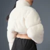 Chaqueta acolchada tipo corsé Sherpa Main Act - Marfil