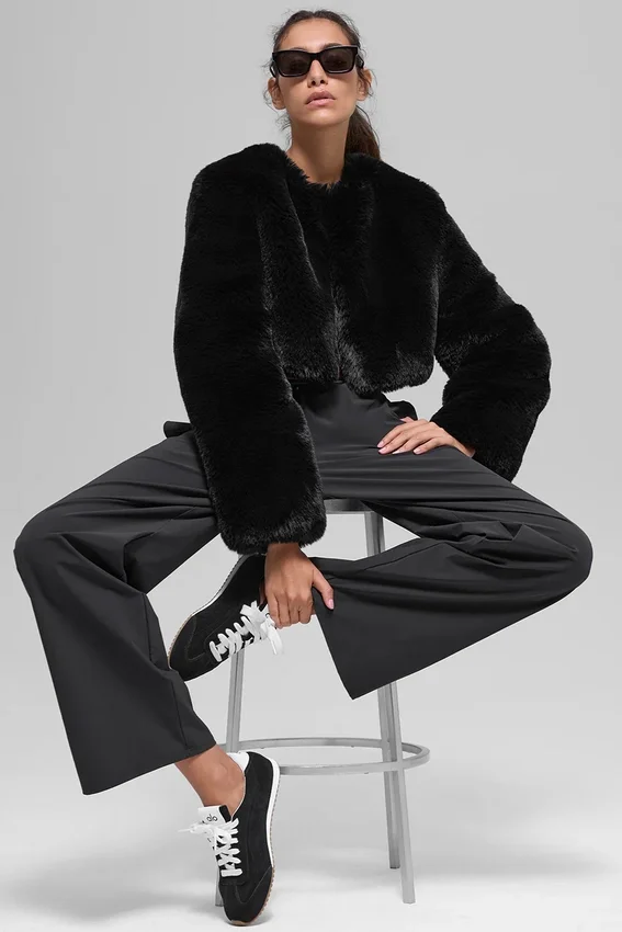 Chaqueta corta chic de piel sintética - Negro