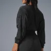 Chaqueta corta con microplisado - Negro