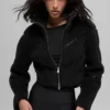 Chaqueta corta de felpa con corte lateral - Negro