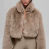 Chaqueta corta de piel sintética opulenta - Avena