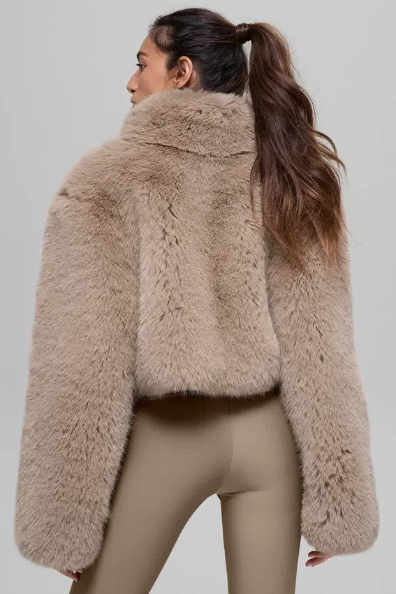 Chaqueta corta de piel sintética opulenta - Avena