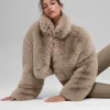 Chaqueta corta de piel sintética opulenta - Avena