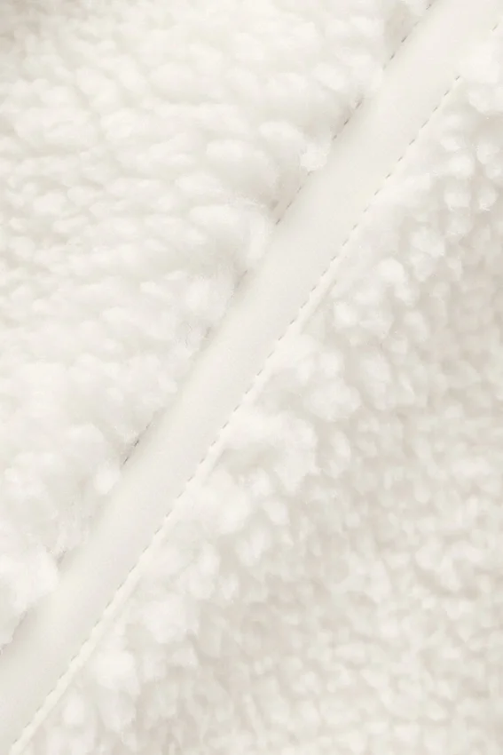 Chaqueta corta de sherpa con corte lateral - Marfil