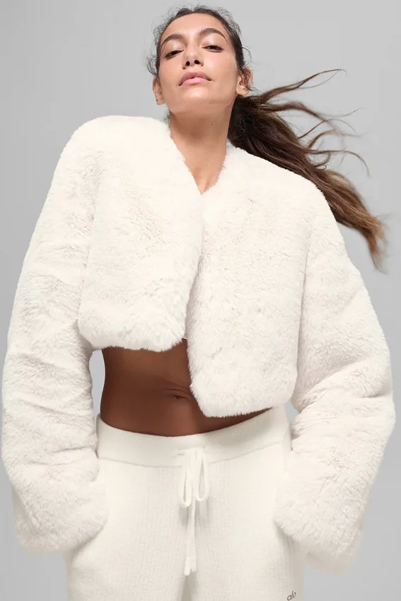 Chaqueta corta elegante de piel sintética - Marfil