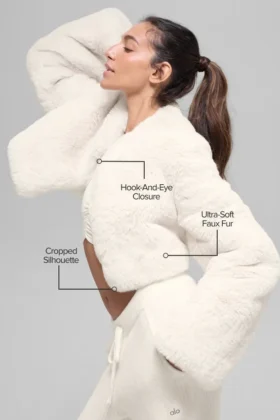 Chaqueta corta elegante de piel sintética – Marfil