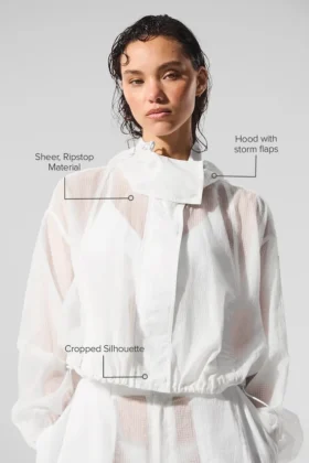 Chaqueta corta Game Time con cremallera completa – Blanca