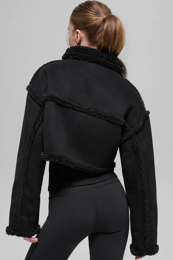 Chaqueta corta «Snowfall» de imitación de piel de oveja - Negro