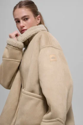 Chaqueta Grand de imitación de piel de oveja – Beige bosque