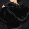 Chaqueta llamativa de peluche lujoso - Negro