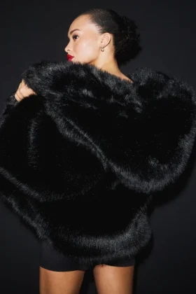 Chaqueta llamativa de peluche lujoso – Negro