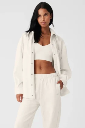 Chaqueta tipo «shacket» Mountain Side de terciopelo acanalado - Marfil