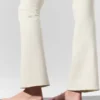 High-Waist Airbrush 7/8 Bootcut Leggings — Marfil
