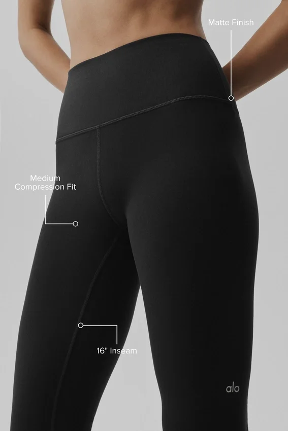 High-Waist Airbrush capri de 16" con efecto Airbrush - Negro