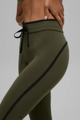 High-Waist Airbrush Race Pace capri – Verde oliva/Negro