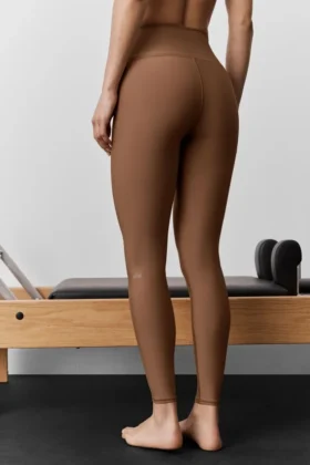 High-Waist Airlift Legging – Marrón bronceado