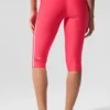 High-Waist Airlift Super Sleek Contrast Capri - Candy Red/White
