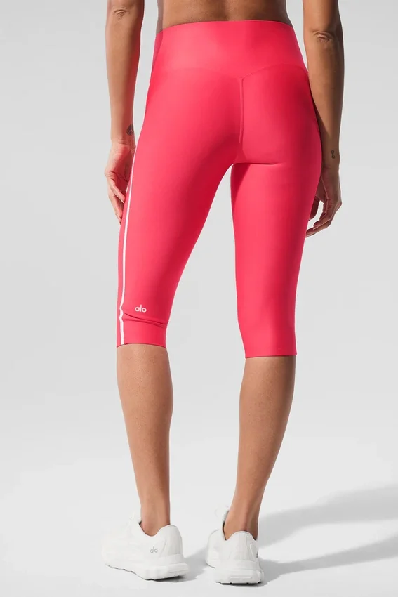 High-Waist Airlift Super Sleek Contrast Capri - Candy Red/White