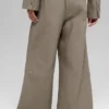 High-Waist Main Character Wide Leg Trouser — Color cacao claro